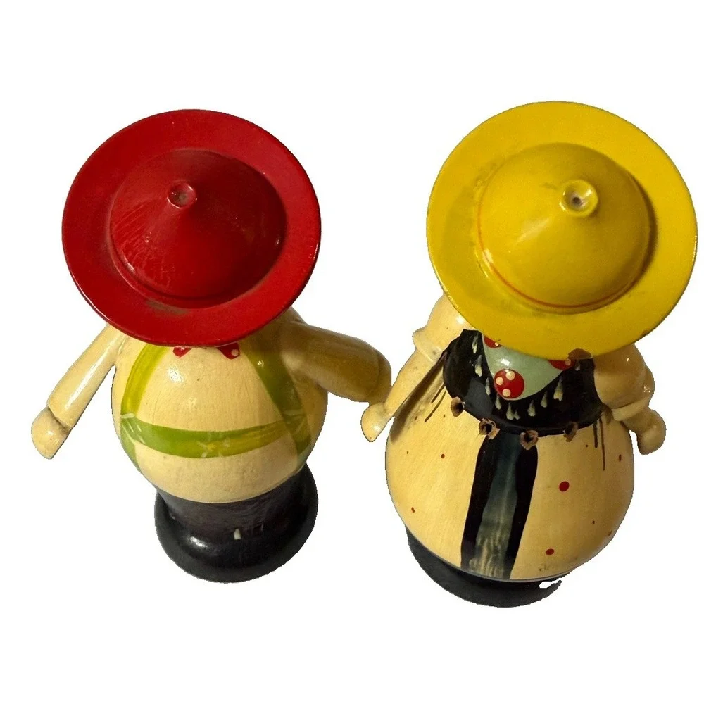Vintage Wooden Salt Pepper Shakers Mexican Couple Sombrero Hand Painted MCM